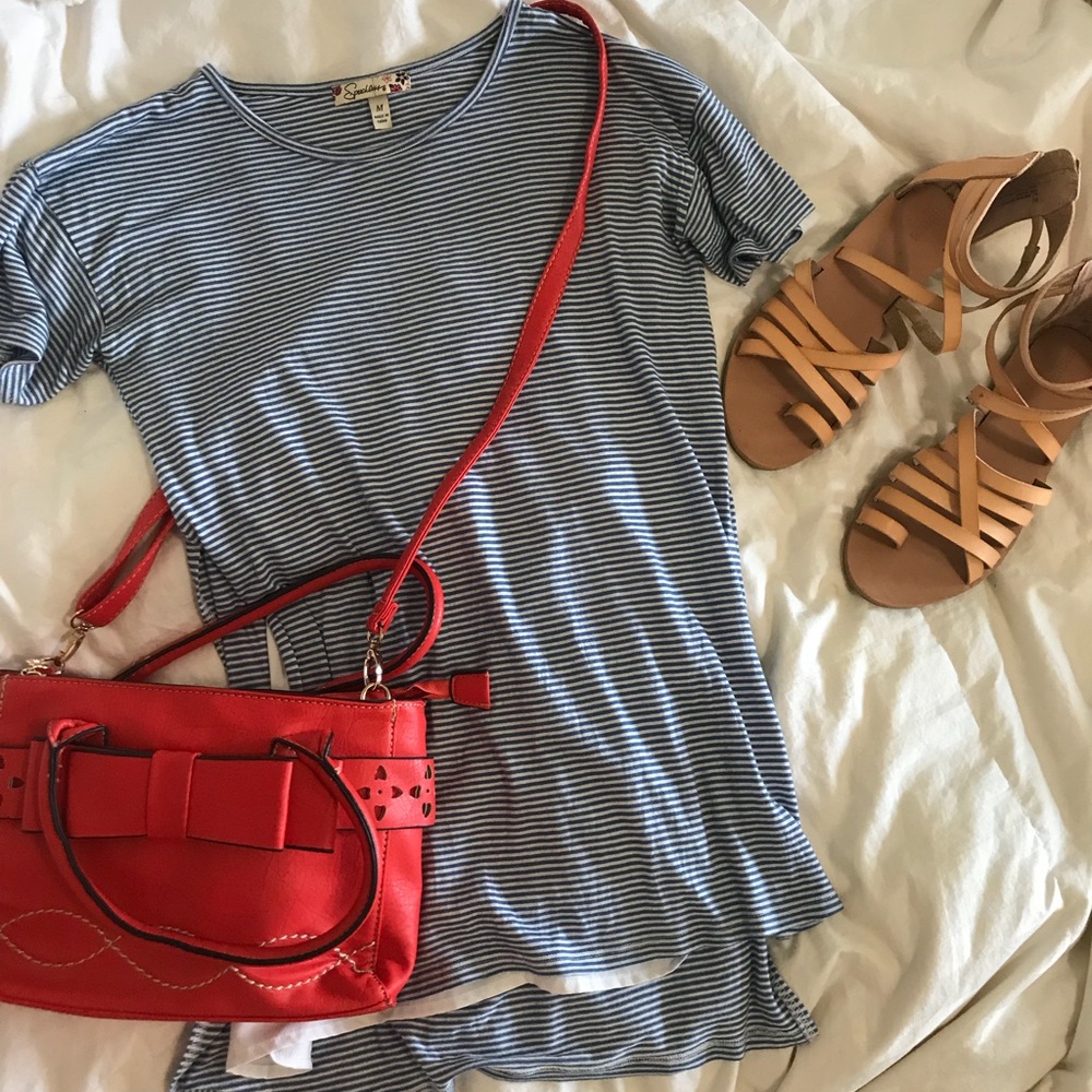 Blue/white striped shirt